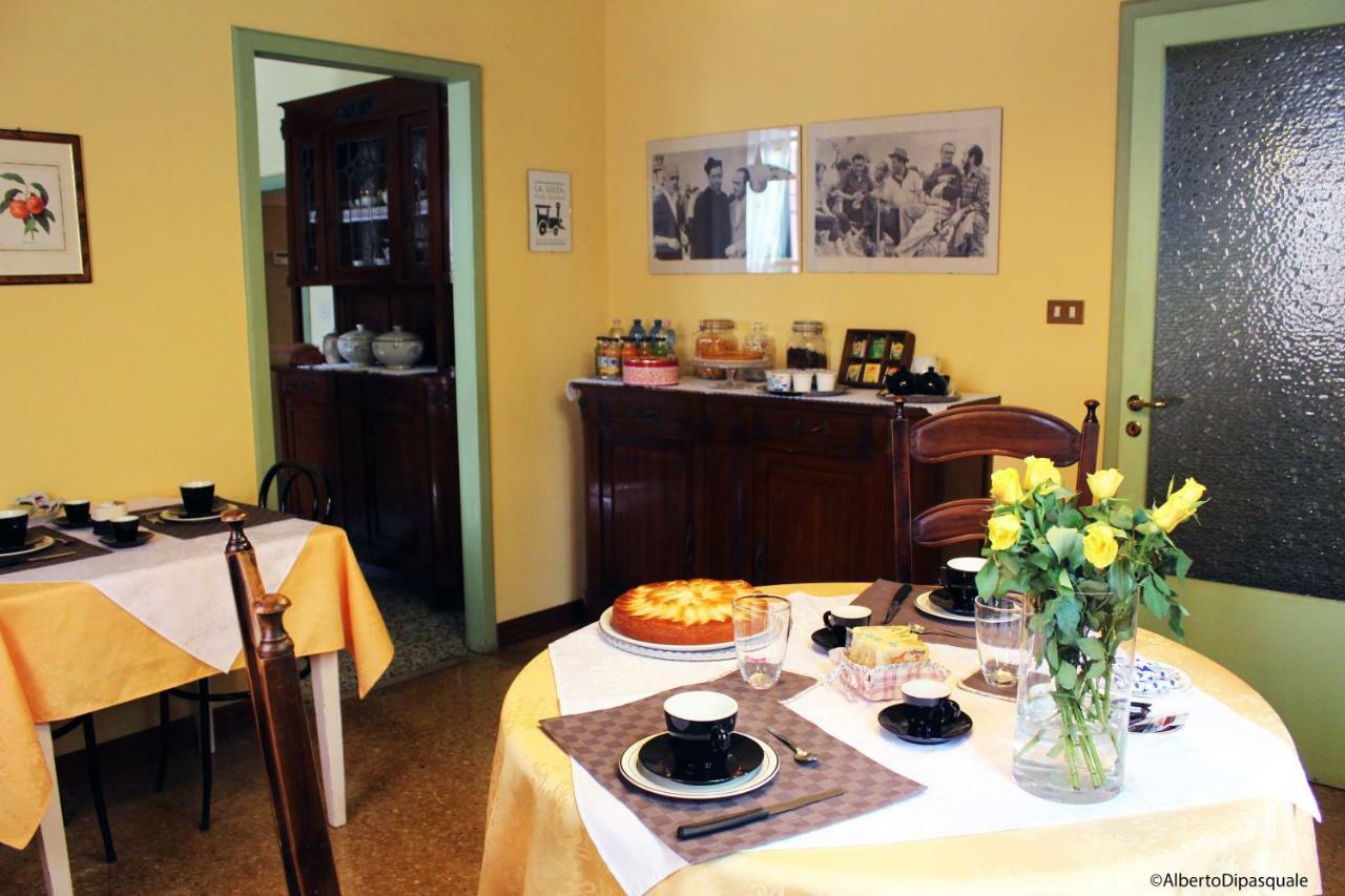 La Sosta Fuori Stazione Bed and Breakfast Brescello Exteriör bild